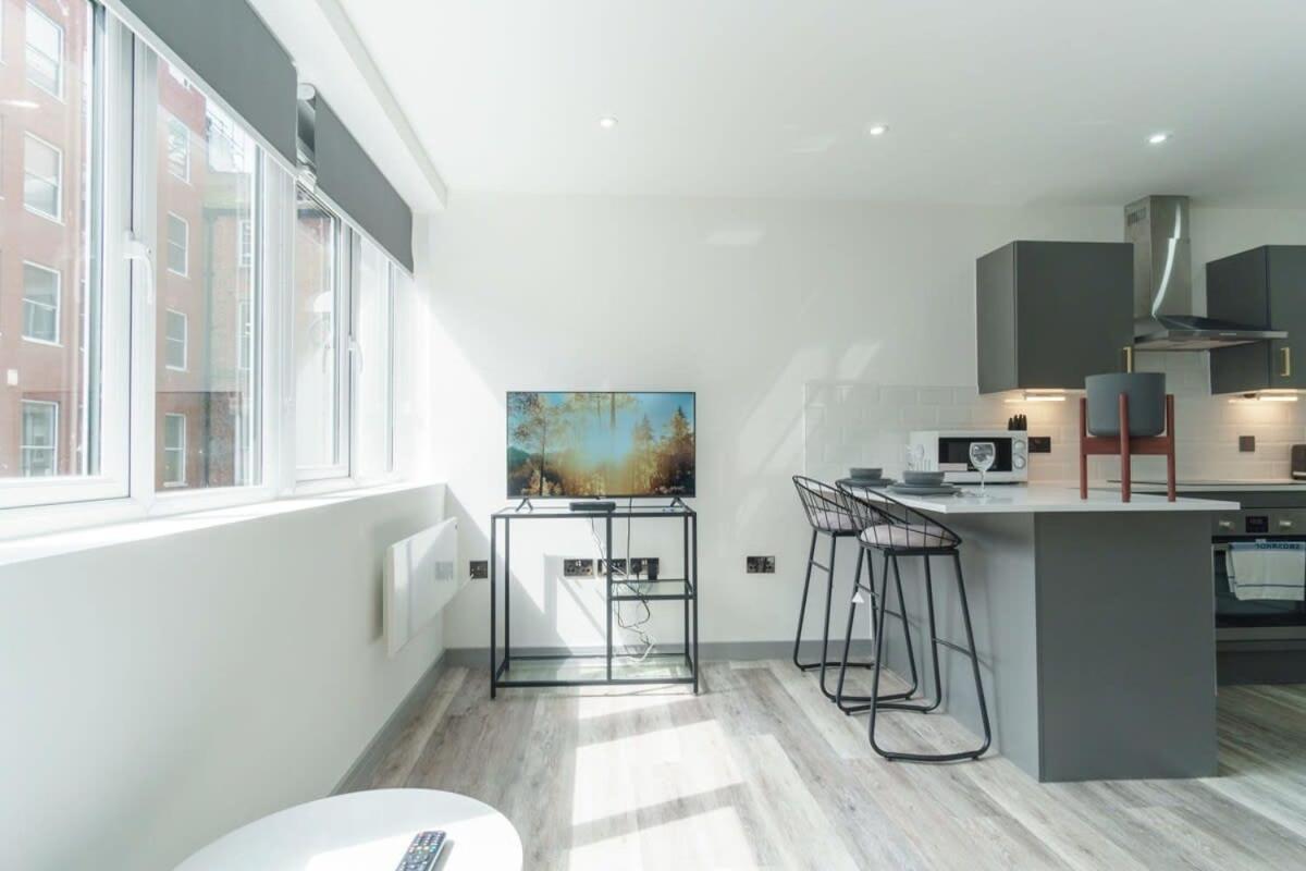 Modern 1 Bedroom Apartment In Preston Centre Exteriér fotografie
