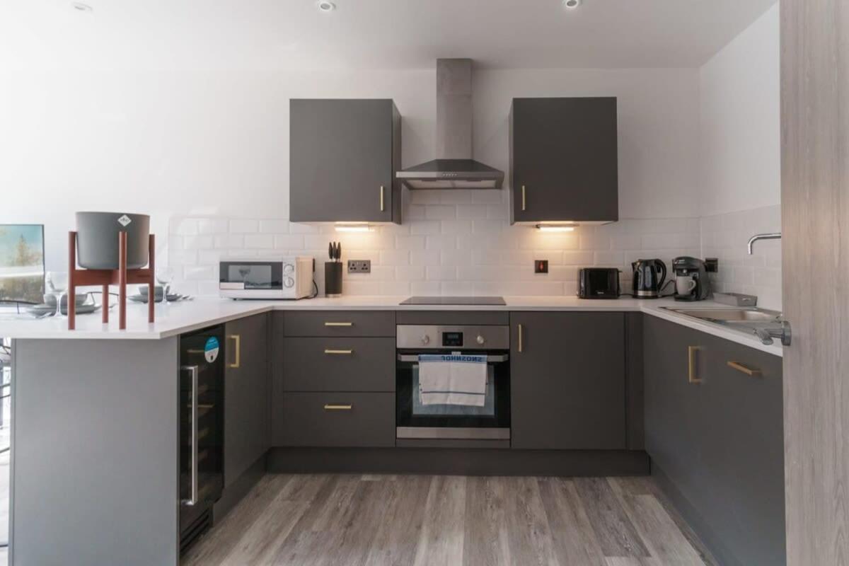 Modern 1 Bedroom Apartment In Preston Centre Exteriér fotografie