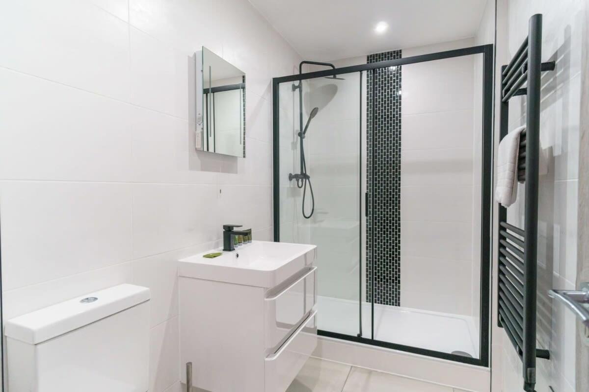 Modern 1 Bedroom Apartment In Preston Centre Exteriér fotografie